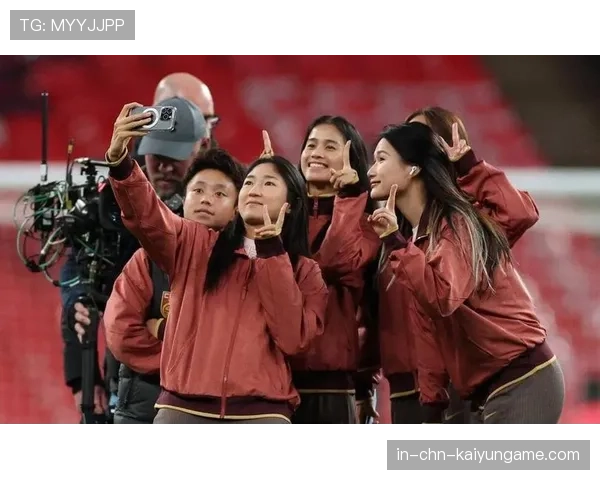 冠军球队球迷庆典直播吸引数百万观众，ultimate football club 冠军球会